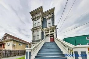 West Oakland 3br2ba top floor flat ideal for bus - Image 2
