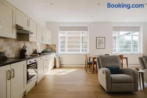 Stunning Loft Apartment With Private Parking - Image 1