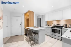 Chic Mt-Tremblant Condo with View on the Lake - Image 3