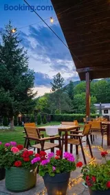 Artizan Chalet - Image 1