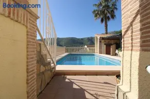 Oasis con piscina y jacuzzi para 4 - Image 2