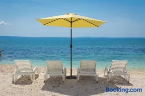 Beach Deluxe - Private Wellness Villa - Image 3