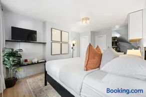 Studio Haven in Times Square & Nearby Restaurants - Image 2