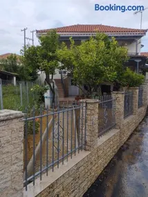 Traditional Stone House-Ideal for families - Image 2