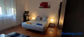 Budapest Garden Stay - Image 1