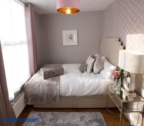 Entire rental unit in Oxfordshire, United Kingdom - Image 2