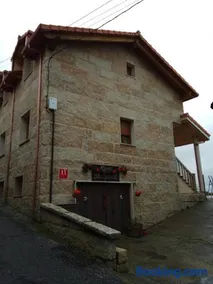 Apartamento con jardín, barbacoa e internet de alta velocidad | Vistas al lago - Image 3