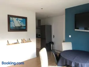 Logement neuf avec jardin privé 4 couchages et Jacuzzi Piscine en option - Image 5