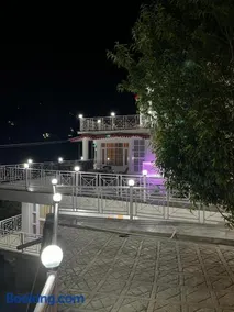 Bayberry Suites - Image 4
