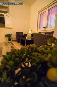Vintage Home - Image 3