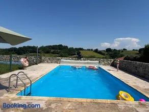 Domaine des Pyrénées d Oleac - Image 1