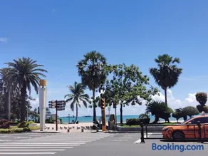 Sanya Golden Phoenix Seaview Hotel - Image 4