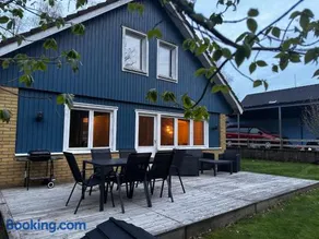 Hus med 3 sovrum i lugn miljö nära natur & Ullared - Image 1