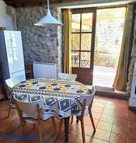 Maison Des Trois Soeurs - Image 1