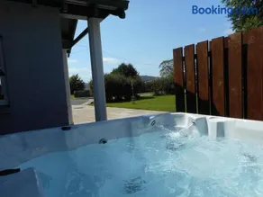 Chauffeur's Cottage with Hot Tub - Image 2