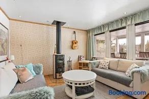 Lakeside Home near Kungsberget with a lake view and own jetty, 4 bedrooms - Image 2