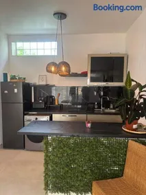 2 Bed House, Parking and Courtyard, Villemomble, Paris - Image 1