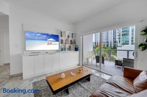 Subtle 2 Bed in Edgewater near Downtown With Free Parking - Image 4