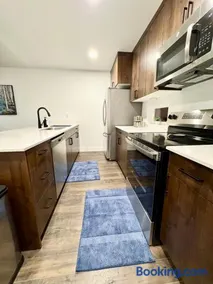 4BR Townhome near Downtown-SLC Airport - Image 5