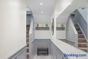 MODERN 2 BeD APARTMENT - Image 4