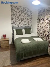 LuxeVille I 3BDR l Sleeps 5 I WiFi I Secure Parking l LongTerm Rates Available - Image 5