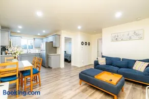 Cozy Glendora Home Walk to Route66 Near Disneyland - Image 3