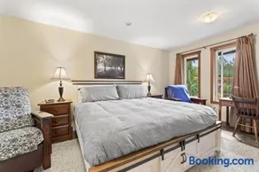 Ackerview Guesthouse Bed and Breakfast - Image 4