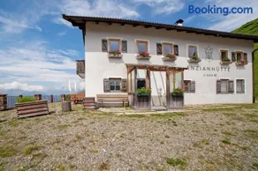 Enzianhutte Berggasthaus - Image 1