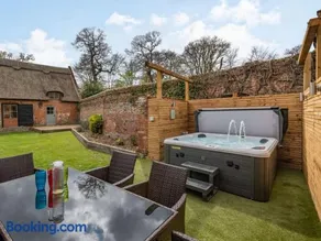 3 Bed in Norwich oc-86387 - Image 1
