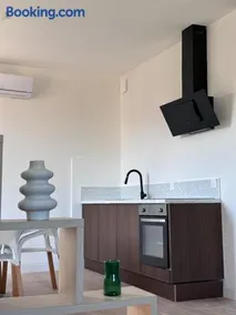 Large bright, designer et air-conditioned 1 bedroom apartment Castres - Image 2