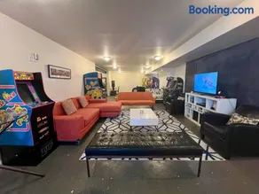 Space To Chill & Work in the Center of Everything - Image 3