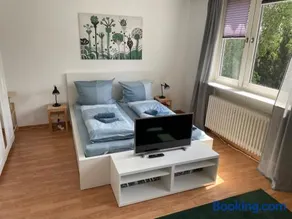 Haus am Stadtrand mit super Verbindung in die City - Image 2