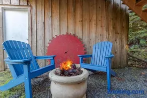 Mark Impett Rustic 1-Bedroom farm style loft with fire pit - Image 2