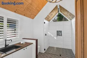Duck Walk Cottage - Image 3