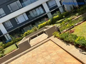 Calm by the park - Park view Gym Pool Garden - Image 3