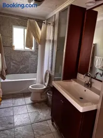 Charming 3-bedroom house - Image 2