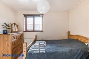 Quiet & Secluded St Albans House - Image 3