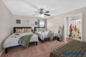 King Beds Near Athens - Hot Tub, Large Yard & Massage Chair - Image 2