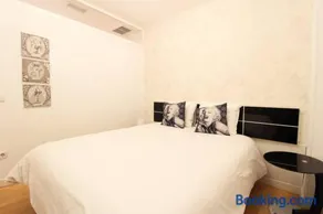 Céntrico Apartamento Estilo Pop-Art by Batuecas - Image 1