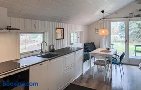 2 Bedroom Nice Home In Hundested - Image 5