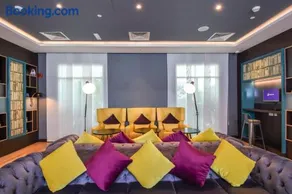 Premier Inn Dubai Investments Park - An Emirates Group Company - Image 5