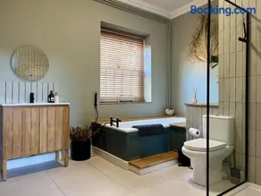 NEW Iron Gates - Central Frome - Image 3