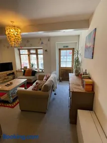 Wuthering Cottage - Central, Stylish, Cosy, Comfy - Image 2