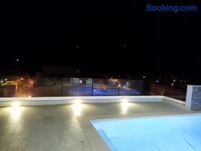 Duplex penthouse with swimming pool - Image 1