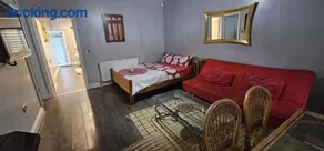 Cyrus House - Image 2