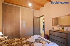 Elizabeth Country House - Image 4
