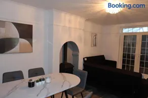 Sleeps 8 - Cosy Contractor and Family Stay - Sandwell Station - Image 3