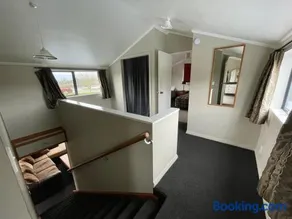 Glacier Barn House - Image 4