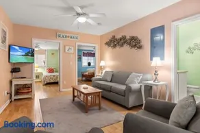 Stay Steps from Beach with Pool AC Parking - Image 1