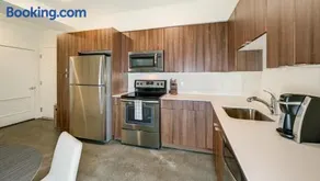 Landing Modern Apartment with Amazing Amenities (ID8493X83) - Image 3